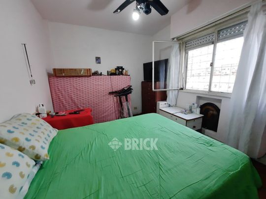 YRIGOYEN, HIPOLITO al 2900 Piso 9