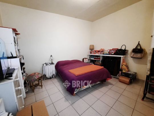 CASEROS, AV. al 2000 Piso 1