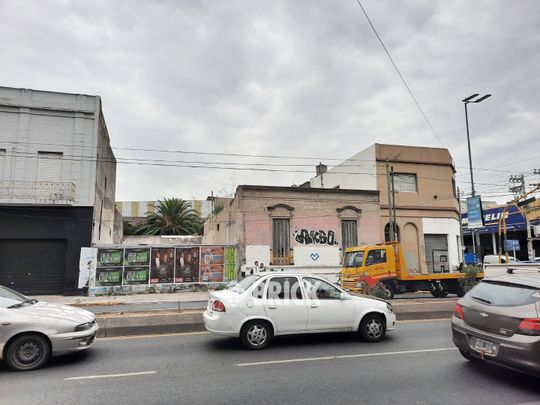 YRIGOYEN, HIPOLITO, AV. al 6600