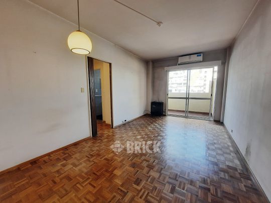 THAMES al 2100 Piso 4