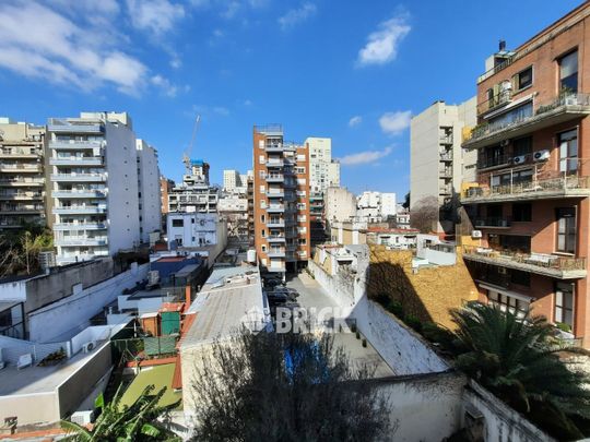 THAMES al 2100 Piso 4