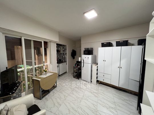 PERON, EVA, AV. al 1500 Piso 5