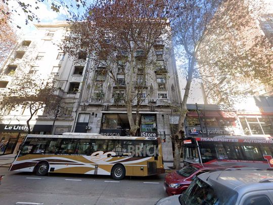 SANTA FE, AV. al 2400 Piso 1 Loc. 83