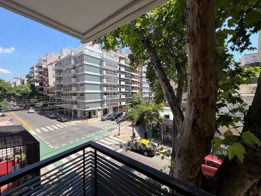 ALVAREZ, JULIAN al 700 Piso 2