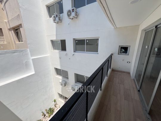 ALVAREZ, JULIAN al 700 Piso 2