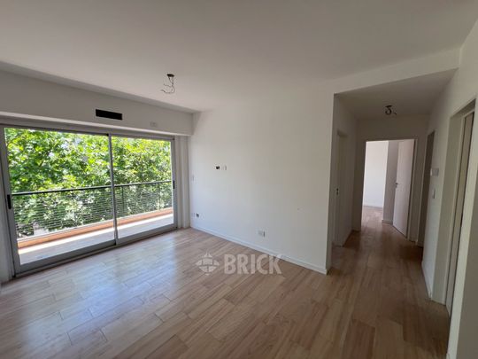 ALVAREZ, JULIAN al 700 Piso 6