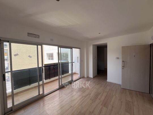 ALVAREZ, JULIAN al 700 Piso 6