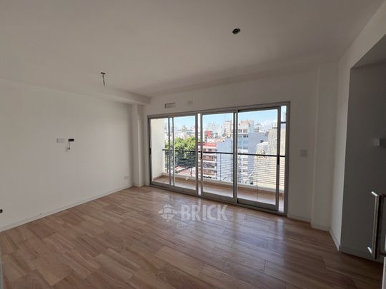 ALVAREZ, JULIAN al 700 Piso 9