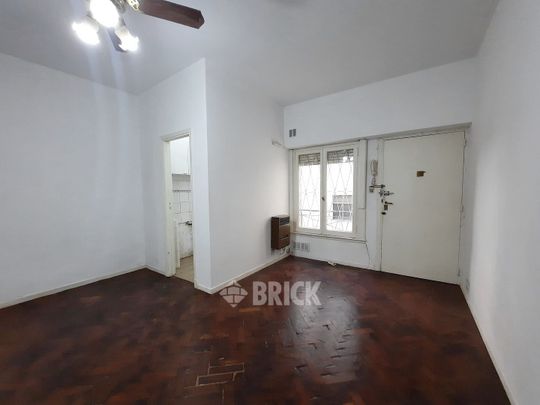 THAMES al 2300 Piso 3