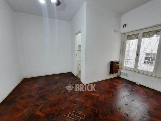 THAMES al 2300 Piso 3