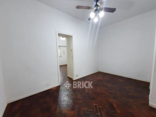 THAMES al 2300 Piso 3