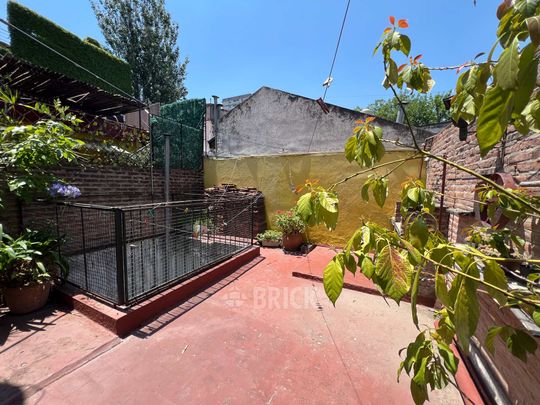 MARTINEZ, ENRIQUE al 700 Piso PB