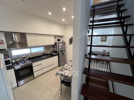 COMBATIENTES DE MALVINAS, AV. al 3700 Piso 1