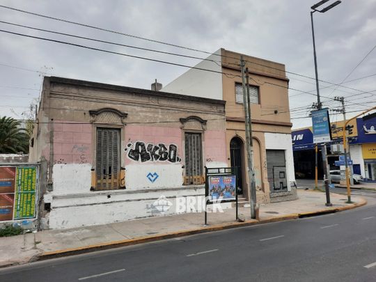 YRIGOYEN, HIPOLITO, AV. al 6600