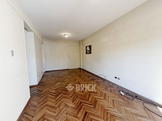 THAMES al 1800 Piso 3