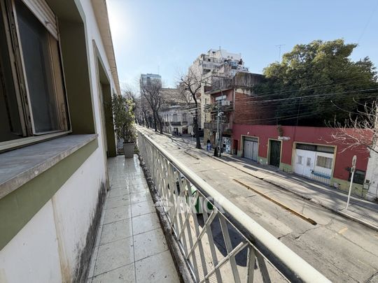RODRIGUEZ, MARTIN al 700 Piso 1
