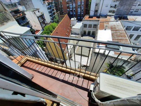 ALVAREZ, JULIAN al 2400 Piso 9