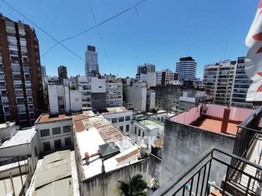 ALVAREZ, JULIAN al 2400 Piso 9