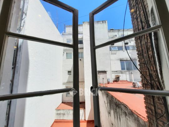 AZCUENAGA al 900 Piso 3