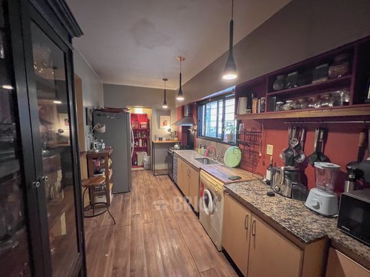 BEAUCHEF al 800 Piso PB