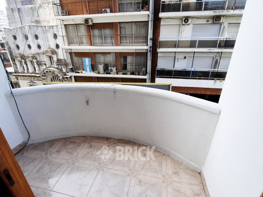 SARMIENTO al 2200 Piso 4