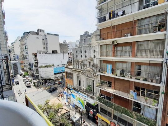 SARMIENTO al 2200 Piso 4