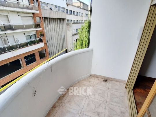 SARMIENTO al 2200 Piso 4