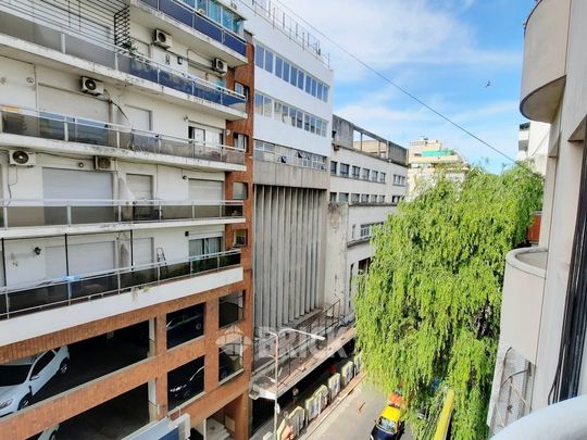 SARMIENTO al 2200 Piso 4