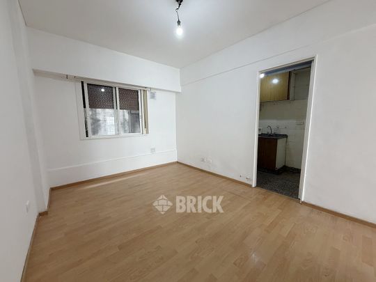 RIVADAVIA, AV. al 3400 Piso 5