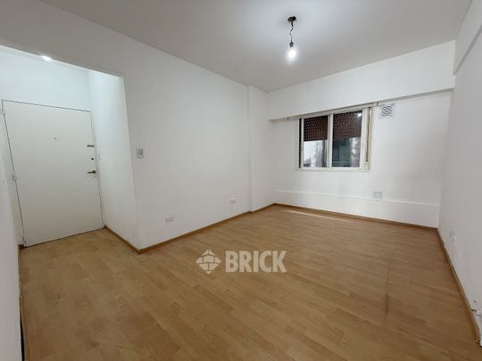 RIVADAVIA, AV. al 3400 Piso 5