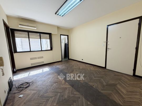 SARMIENTO al 1300 Piso 2