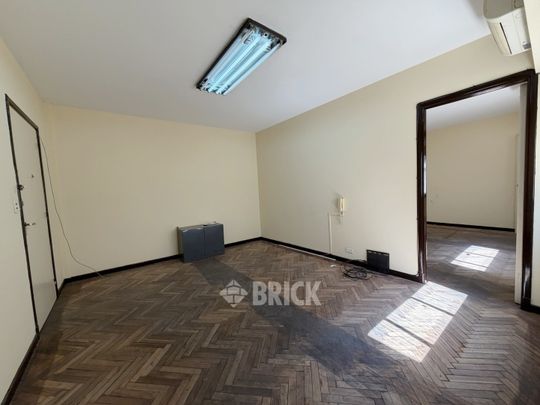 SARMIENTO al 1300 Piso 2