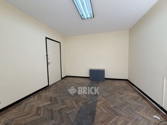 SARMIENTO al 1300 Piso 2