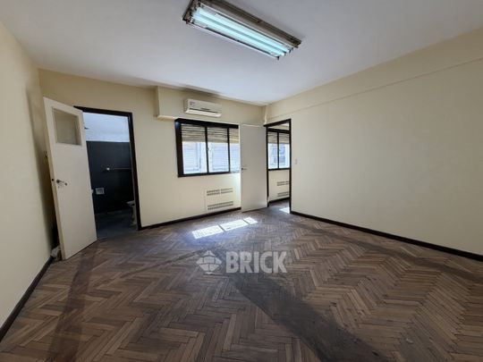 SARMIENTO al 1300 Piso 2
