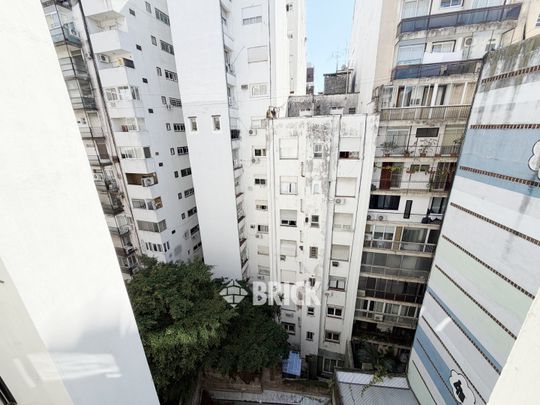 AZCUENAGA al 1900 Piso 8