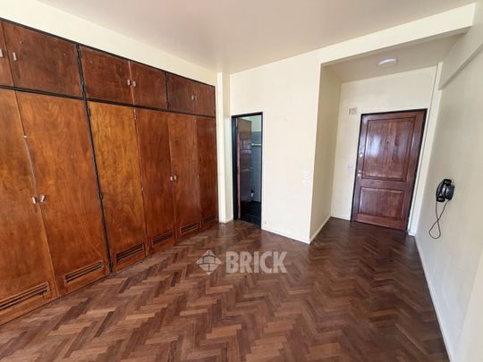 AZCUENAGA al 1900 Piso 8