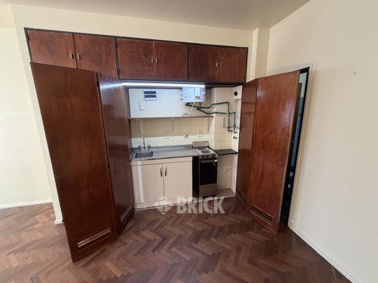 AZCUENAGA al 1900 Piso 8