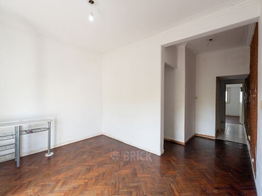 NAON, ROMULO S., DR. al 2200 Piso 2