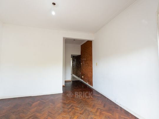 NAON, ROMULO S., DR. al 2200 Piso 2