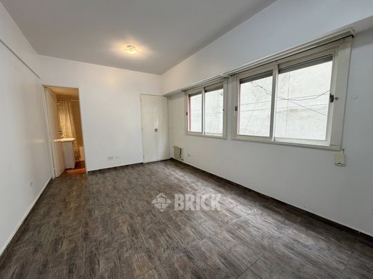 AZCUENAGA al 1900 Piso 6