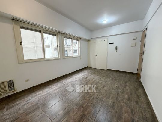 AZCUENAGA al 1900 Piso 6