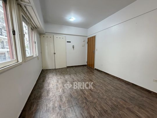 AZCUENAGA al 1900 Piso 6