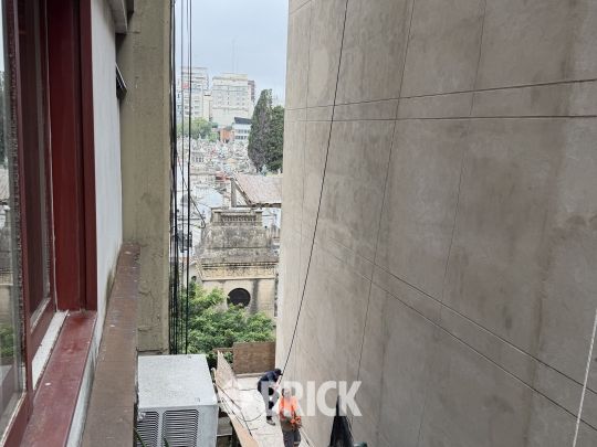 AZCUENAGA al 1900 Piso 6