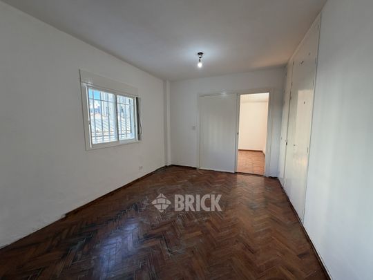 AZCUENAGA al 300 Piso 2