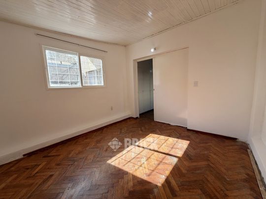 AZCUENAGA al 300 Piso 2