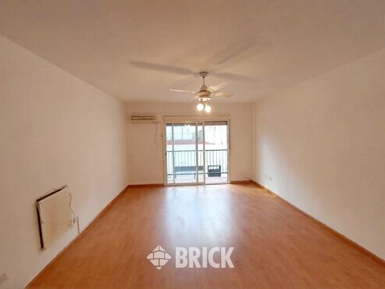 PACHECO DE MELO al 2900 Piso 1