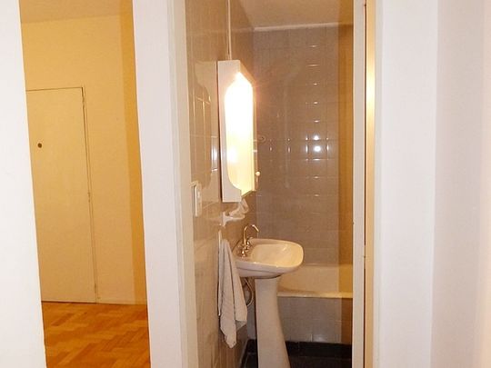 RIVADAVIA, AV. al 6100 Piso 2