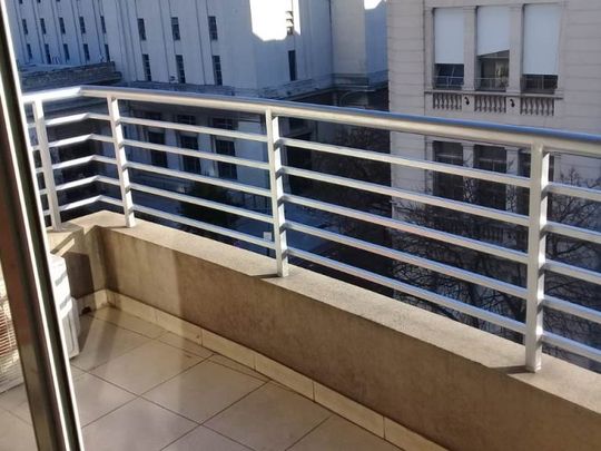ENTRE RIOS, AV. al 1300 Piso 6