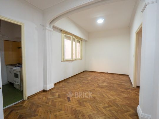 RIVADAVIA, AV. al 2500 Piso 8