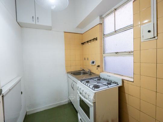 RIVADAVIA, AV. al 2500 Piso 8